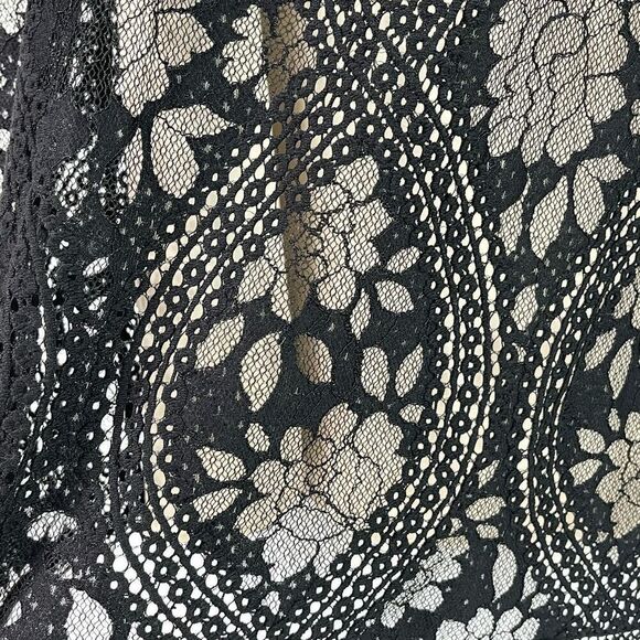 Max Studio Lace Overlay Sleeveless Shift Dress (Black) - Medium - Picture 8 of 13